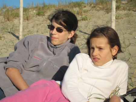 Moi et ma soeur sur la plage !!!!!!!!!!!